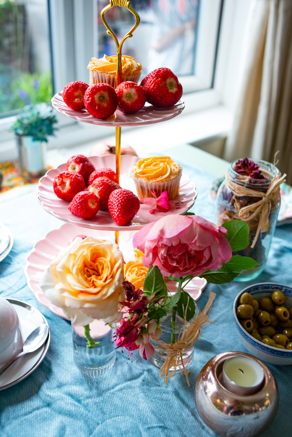 A floral tea party in London – Zarina Holmes